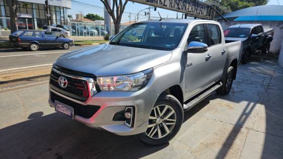 TOYOTA HILUX 2.8 SRV 4X4 CD 16V DIESEL 4P AUTOMÁTICO